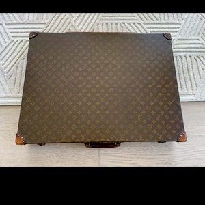 ❌❌❌Sold❌❌❌Louis Vuitton Monogram Hard Suitcase Trunk Luggage